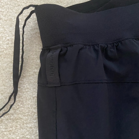 Lululemon black nylon joggers pants size 10 , 2 zipper front pockets, new no tag - Picture 4 of 9